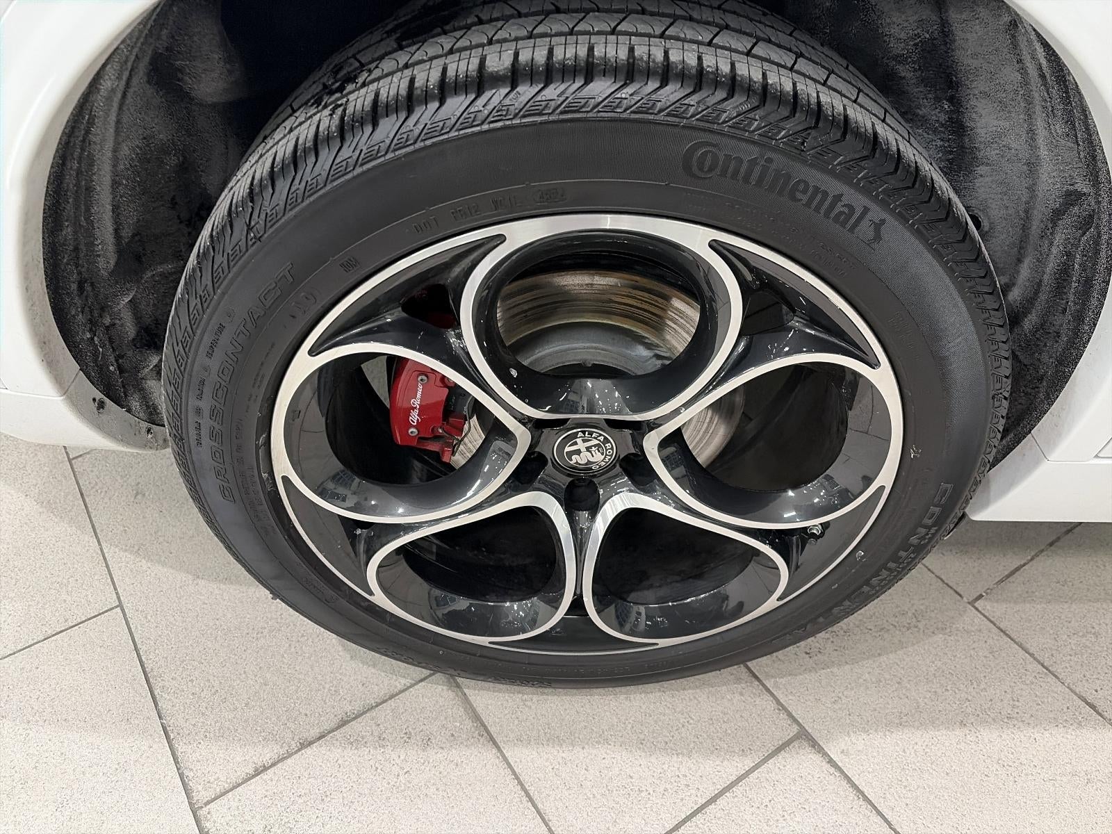 2023 Alfa Romeo Stelvio Veloce AWD