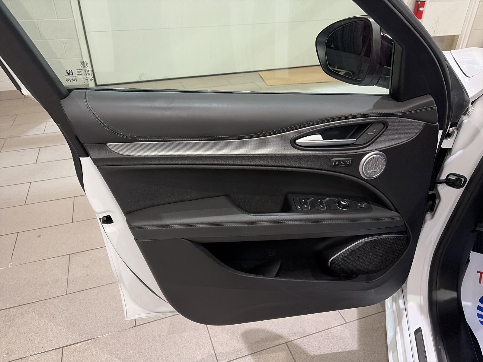 2023 Alfa Romeo Stelvio Veloce AWD