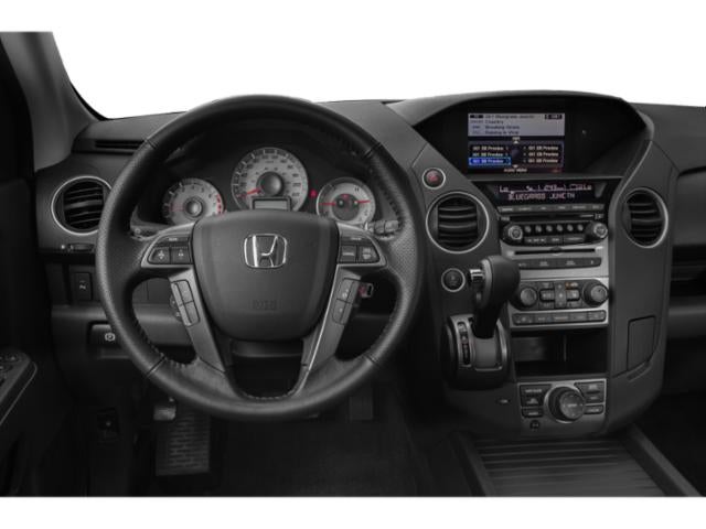 2013 Honda Pilot 4WD Touring with DVD Rear Entertainment System and Navigation