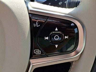 2025 Volvo S60 Plug-In Hybrid T8 AWD Plus