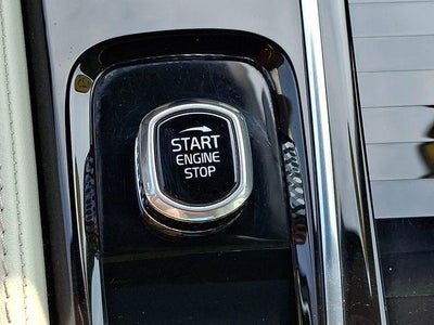 2025 Volvo S60 Plug-In Hybrid T8 AWD Plus