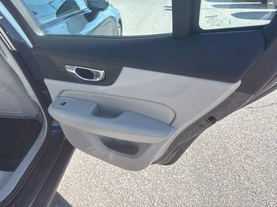 2025 Volvo S60 Plug-In Hybrid T8 AWD Plus