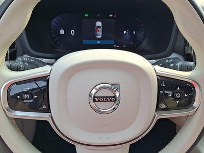 2024 Volvo S60 B5 AWD Plus Dark Theme