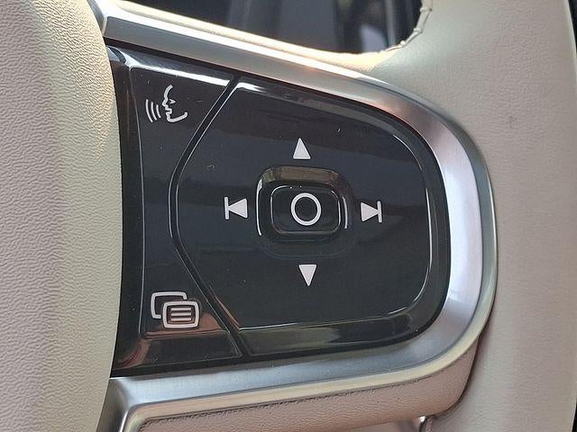 2024 Volvo S60 B5 AWD Plus Dark Theme