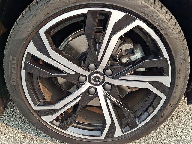 2024 Volvo S60 B5 AWD Plus Dark Theme