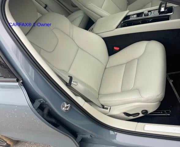 2023 Volvo S60 B5 AWD Plus Dark Theme