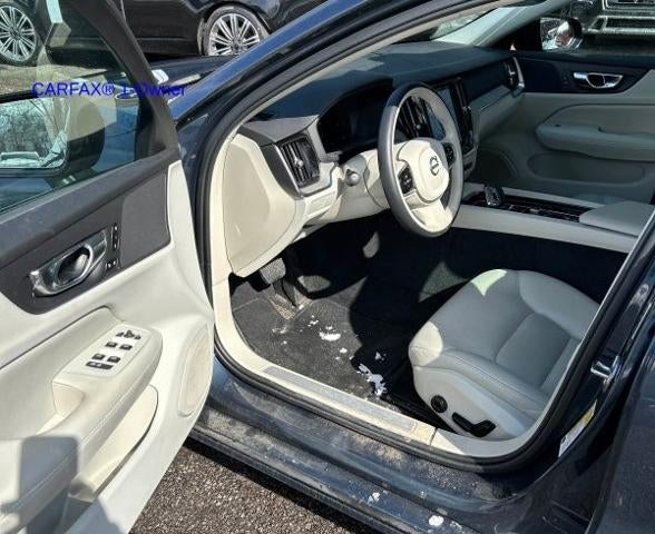 2023 Volvo S60 B5 AWD Plus Dark Theme