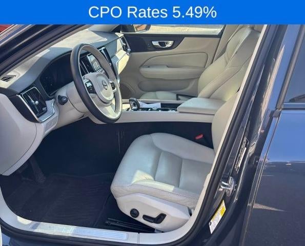 2023 Volvo S60 B5 AWD Plus Dark Theme