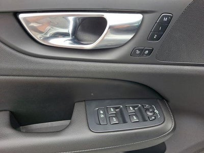 2022 Volvo S60 B5 AWD Momentum