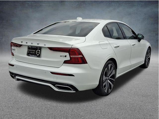 2022 Volvo S60 B5 AWD Momentum