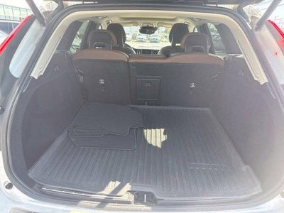 2018 Volvo XC60 T5 AWD Momentum