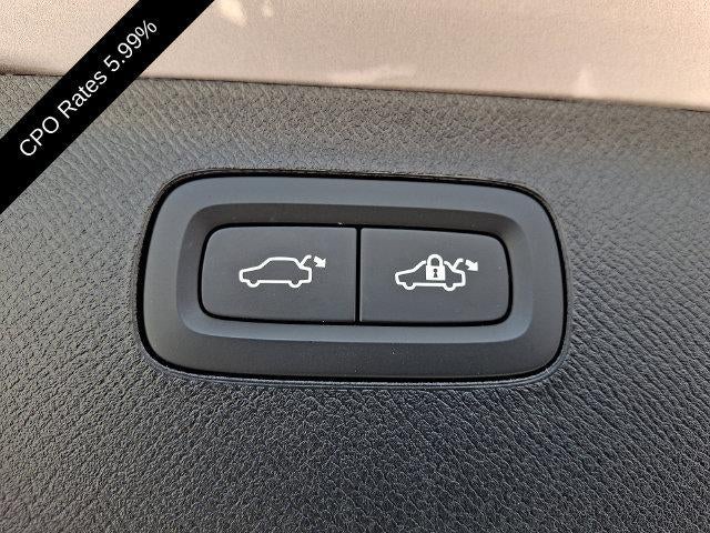 2025 Volvo XC90 B6 AWD Plus 6-Seater