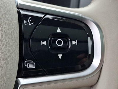 2024 Volvo XC90 B6 AWD Plus Bright Theme 7P