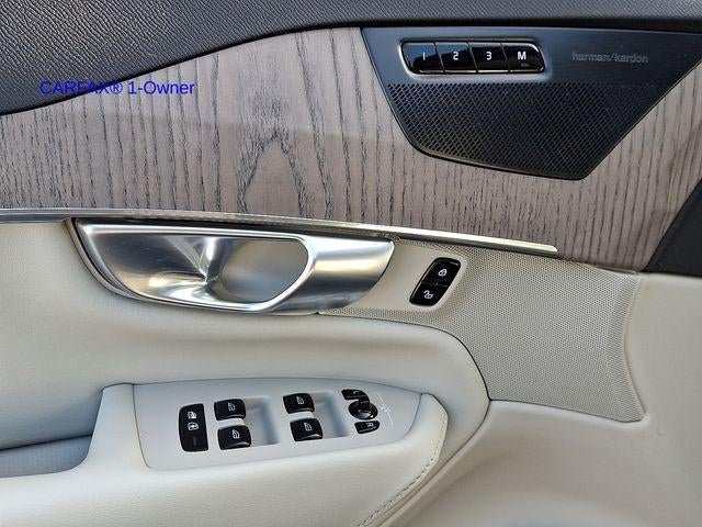 2024 Volvo XC90 B6 AWD Plus Bright Theme 7P