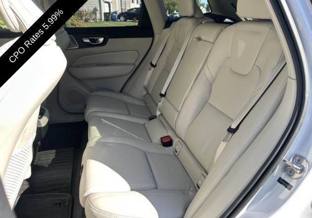 2023 Volvo XC60 B6 AWD Ultimate Bright Theme