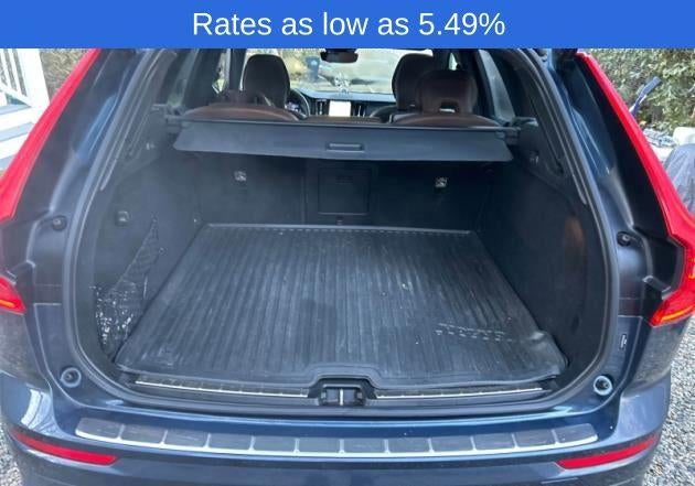 2023 Volvo XC60 B6 AWD Ultimate Dark Theme