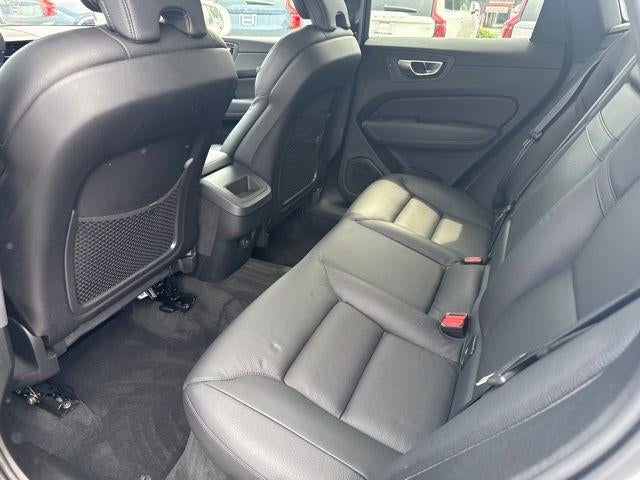 2021 Volvo XC60 T5 AWD Momentum