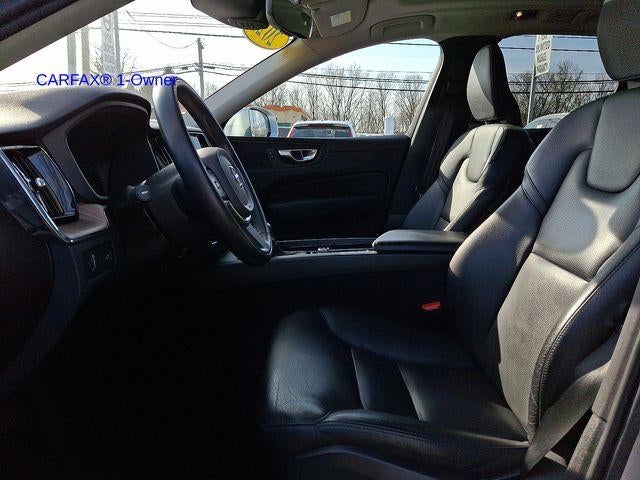 2021 Volvo XC60 T5 AWD Momentum