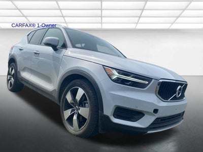 2020 Volvo XC40 T5 AWD Momentum