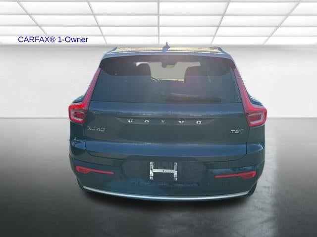 2021 Volvo XC40 T5 AWD Momentum