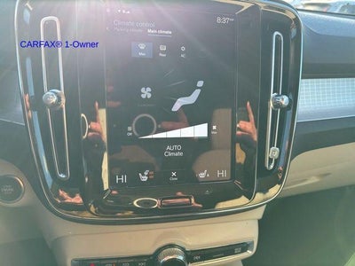 2021 Volvo XC40 T5 AWD Momentum