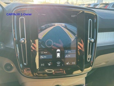 2021 Volvo XC40 T5 AWD Momentum