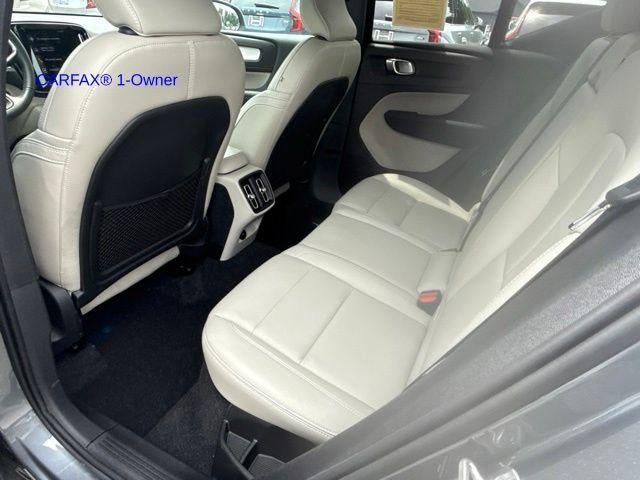 2019 Volvo XC40 T5 AWD Momentum