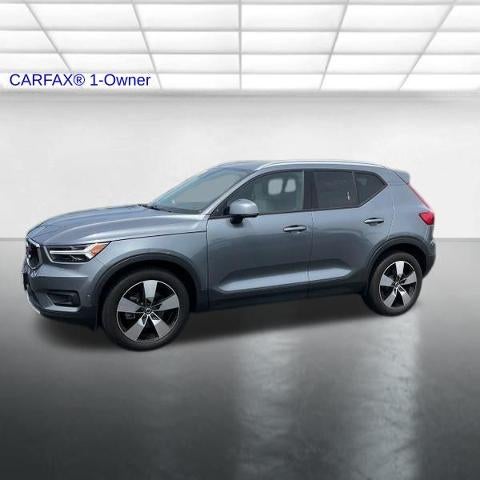 2019 Volvo XC40 T5 AWD Momentum