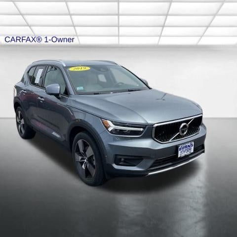 2019 Volvo XC40 T5 AWD Momentum