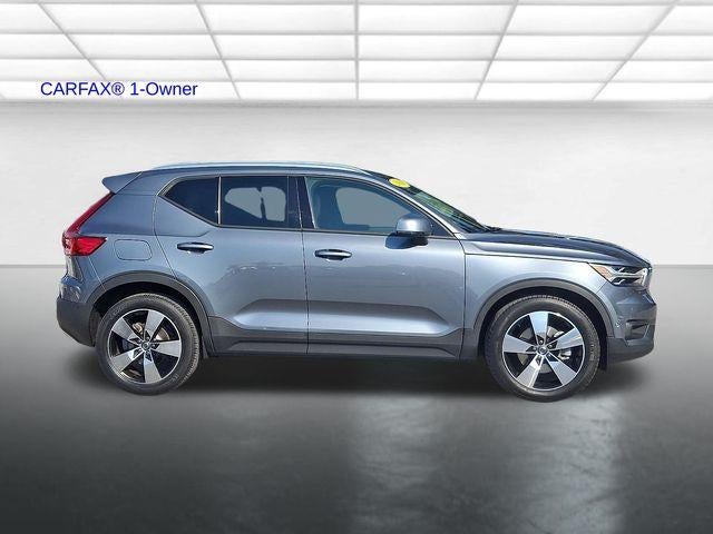 2019 Volvo XC40 T5 AWD Momentum