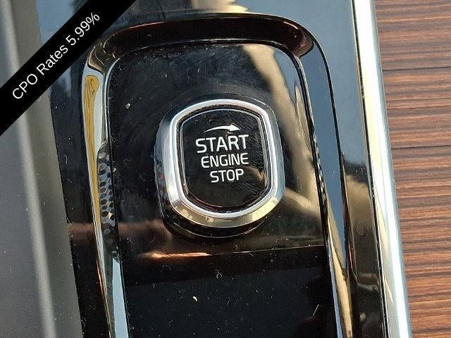 2024 Volvo XC60 Recharge Plug-In Hybrid T8 eAWD PHEV Plus Dark Theme