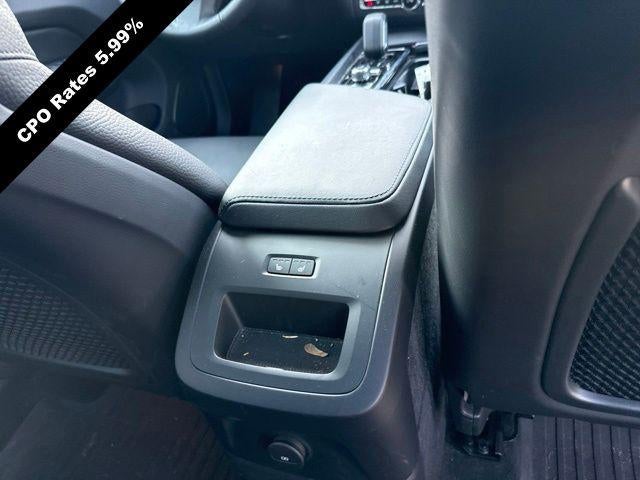 2024 Volvo XC60 Recharge Plug-In Hybrid T8 eAWD PHEV Plus Dark Theme
