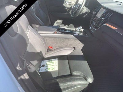 2024 Volvo XC60 Recharge Plug-In Hybrid T8 eAWD PHEV Ultimate Dark Theme