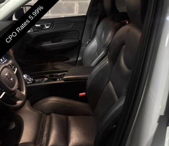 2024 Volvo XC60 Recharge Plug-In Hybrid T8 eAWD PHEV Ultimate Dark Theme