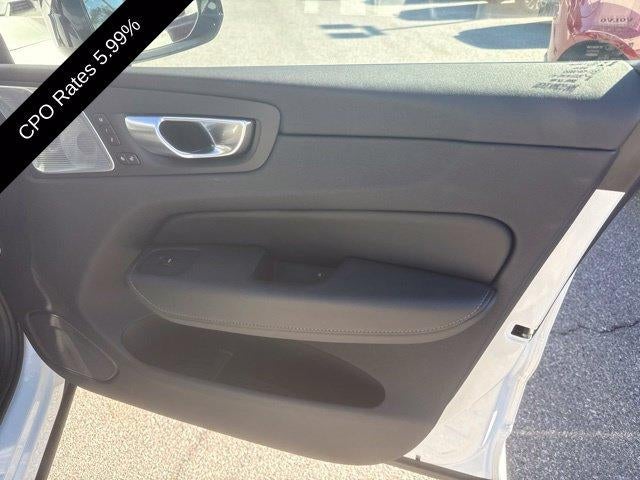 2024 Volvo XC60 Recharge Plug-In Hybrid T8 eAWD PHEV Ultimate Dark Theme