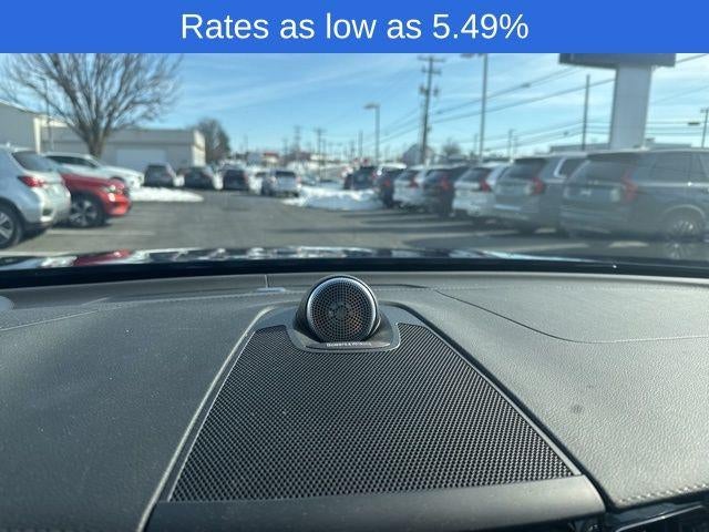 2024 Volvo XC60 Recharge Plug-In Hybrid T8 eAWD PHEV Ultimate Dark Theme