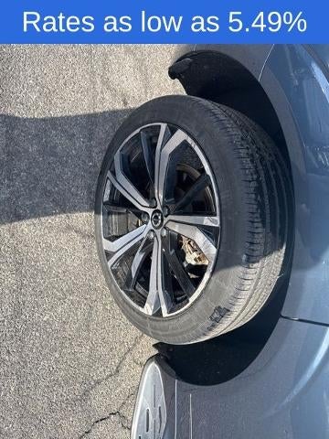 2024 Volvo XC60 Recharge Plug-In Hybrid T8 eAWD PHEV Ultimate Dark Theme