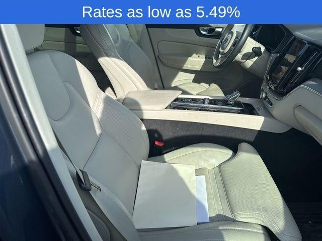 2024 Volvo XC60 Recharge Plug-In Hybrid T8 eAWD PHEV Ultimate Dark Theme