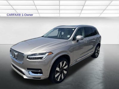 2025 Volvo XC90 Plug-In Hybrid T8 AWD Ultra 6-Seater