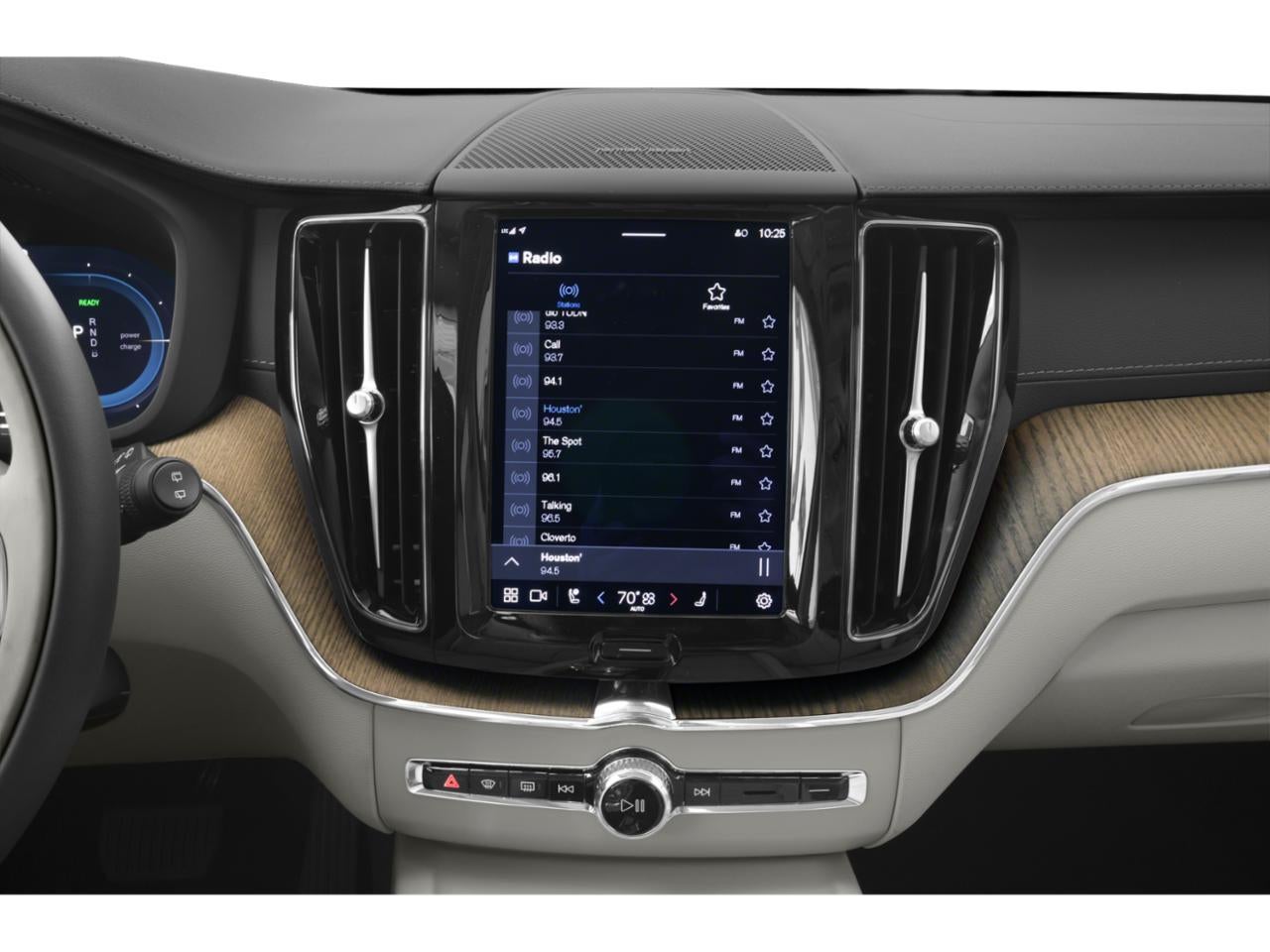 2025 Volvo XC60 Plug-In Hybrid T8 AWD Plus