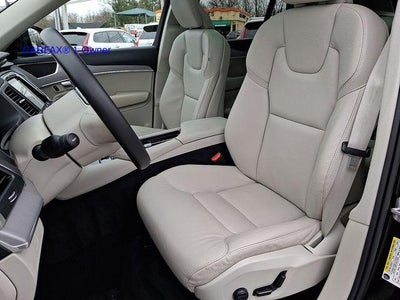 2023 Volvo XC90 B5 AWD Core 7P