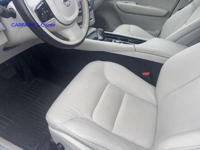 2023 Volvo XC90 B5 AWD Core 7P