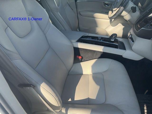 2023 Volvo XC90 B5 AWD Core 7P