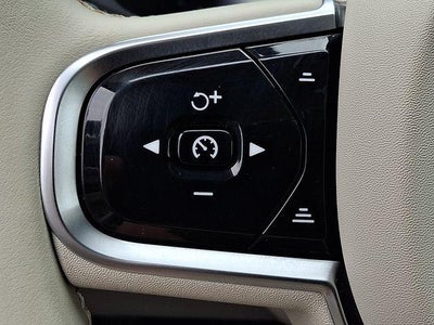 2023 Volvo XC60 B5 AWD Ultimate Bright Theme