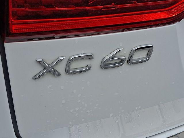 2023 Volvo XC60 B5 AWD Ultimate Bright Theme