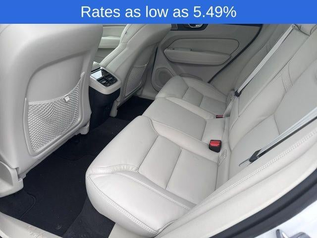 2023 Volvo XC60 B5 AWD Ultimate Bright Theme