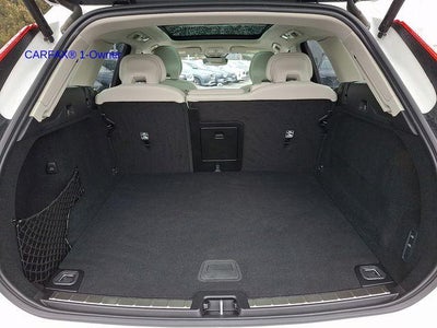 2023 Volvo XC60 B5 AWD Ultimate Bright Theme