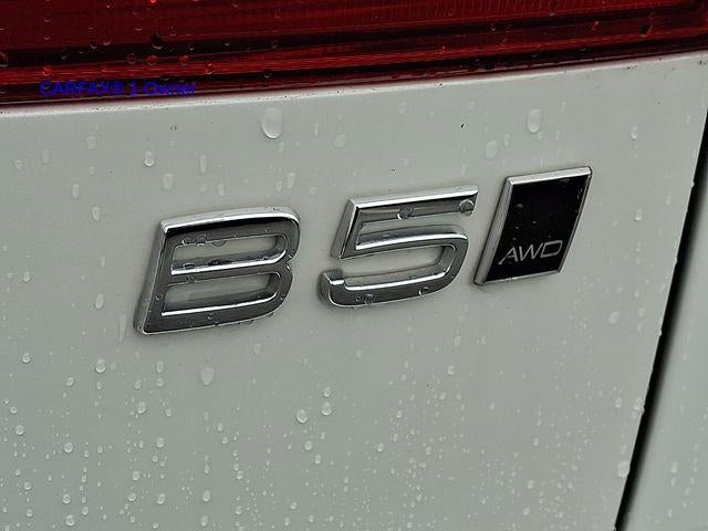 2023 Volvo XC60 B5 AWD Ultimate Bright Theme