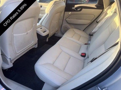 2024 Volvo XC60 B5 AWD Core Dark Theme
