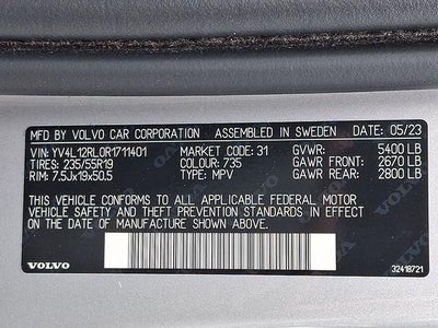 2024 Volvo XC60 B5 AWD Plus Dark Theme